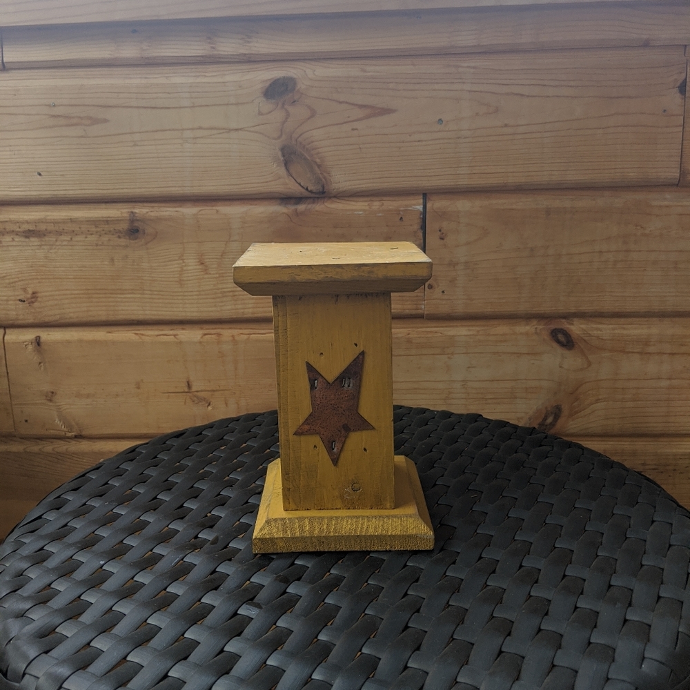 Small pillar for candle or decoration